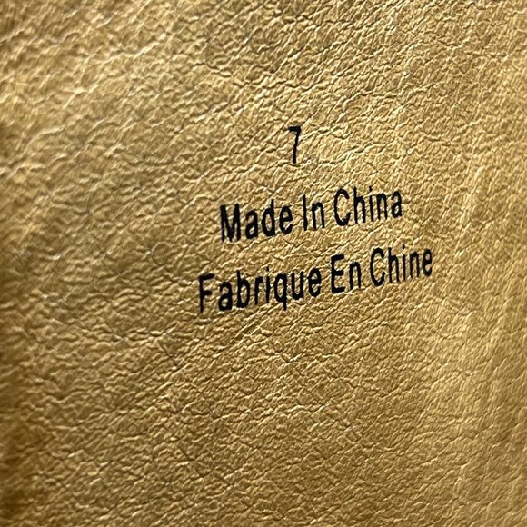 Juicy Couture - 7 Medium US - Picture 7 of 7